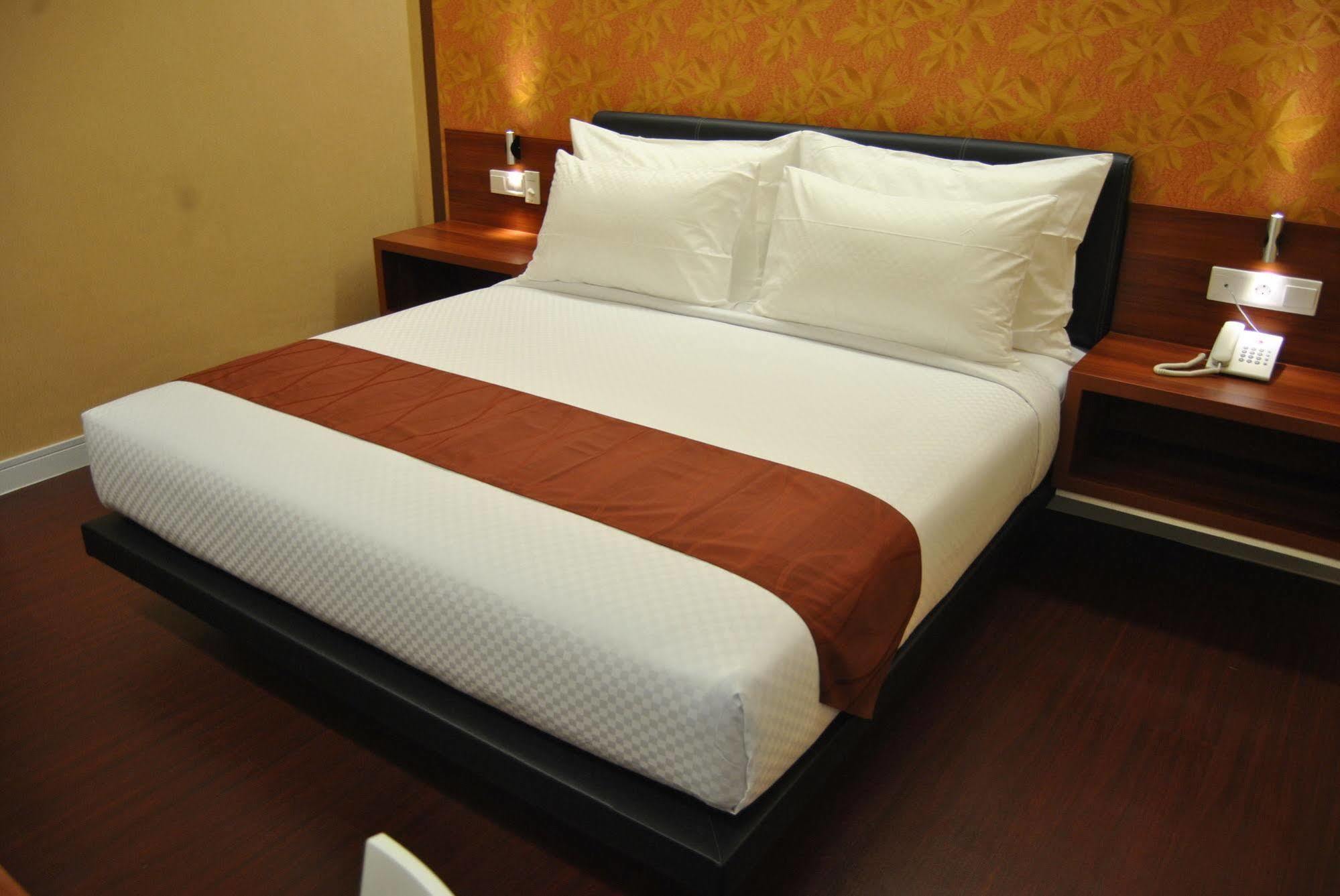 Citihub Hotel Yogyakarta Exterior foto